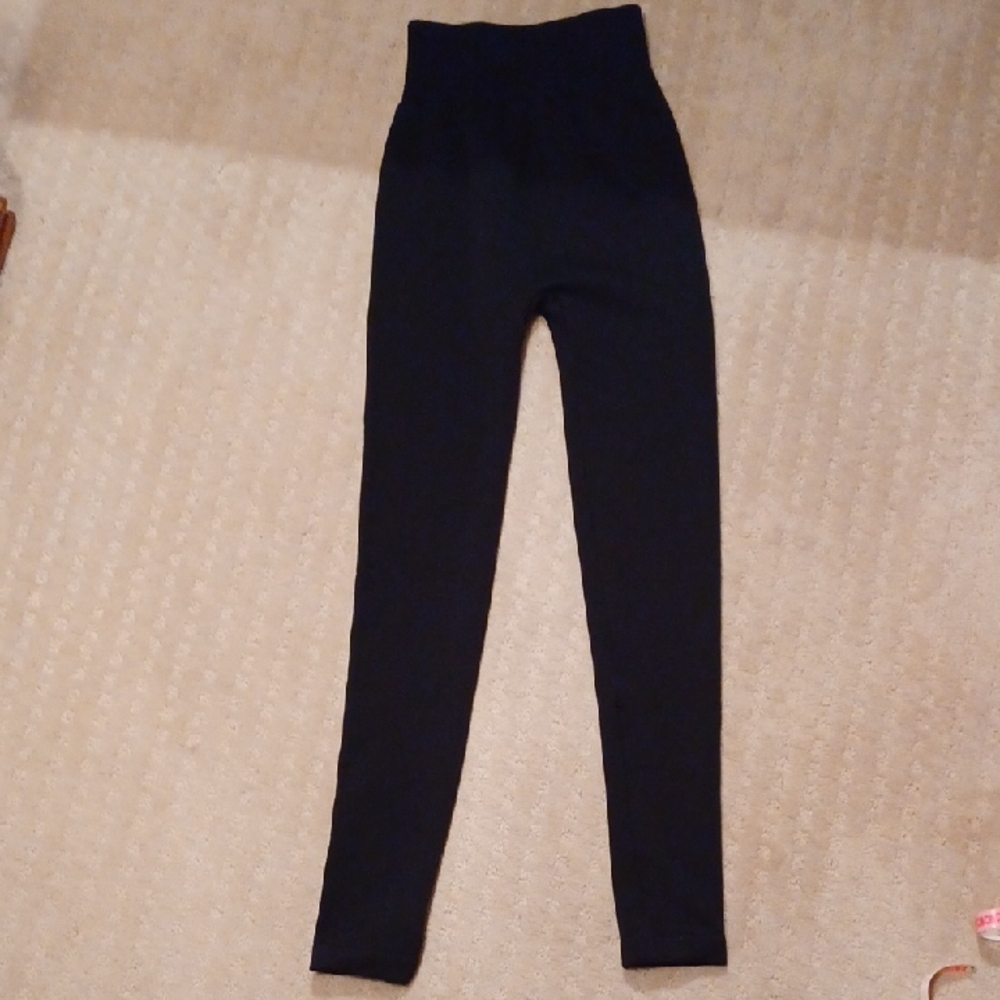 High-Waisted Black Leggings With Soft Fleece Lining